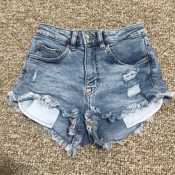 Ripped light blue jean shorts distressed ends - Picture 1 of 2